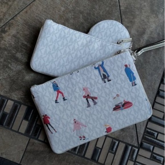 Michael Kors Jet Set Girls Wristlet Trio - Picture 5 of 16